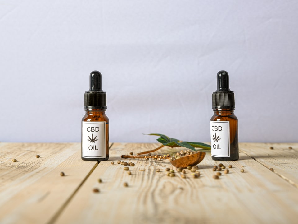 two different cbd oil tinctures
