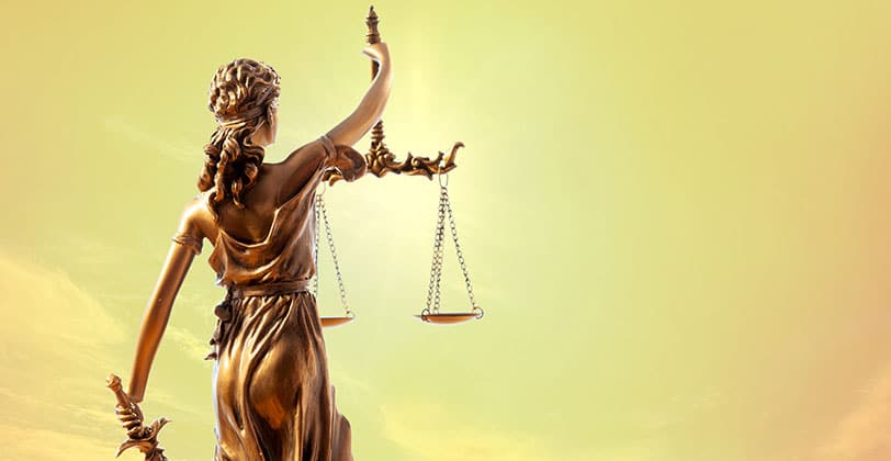lady justice symbolizing the legality of cbd